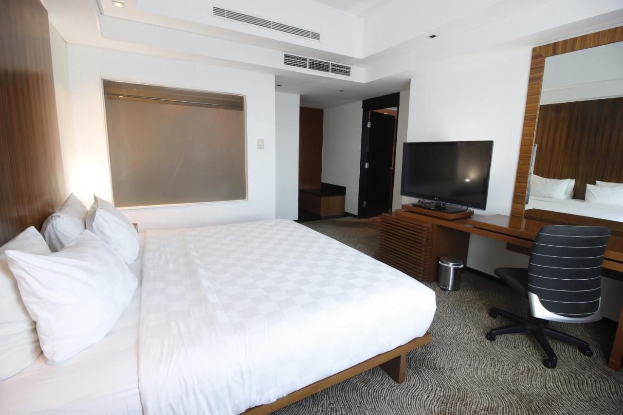 Novotel Balikpapan Exterior foto