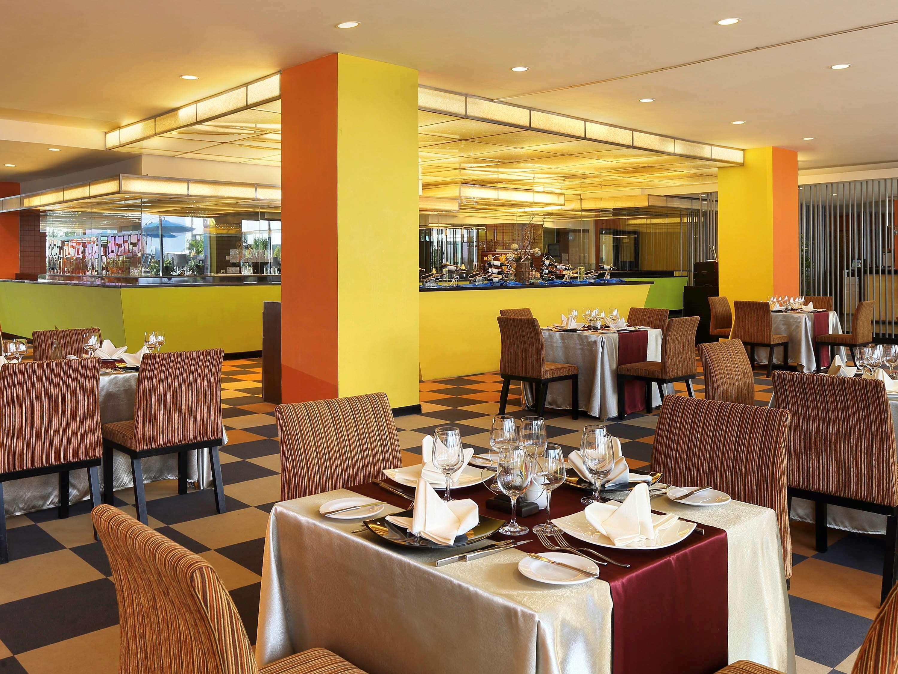 Novotel Balikpapan Exterior foto